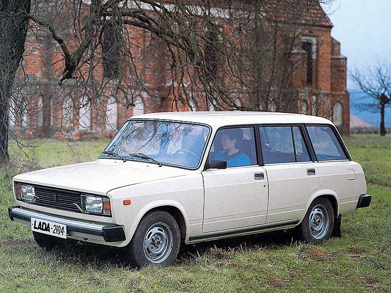 ﻿Lada 2104